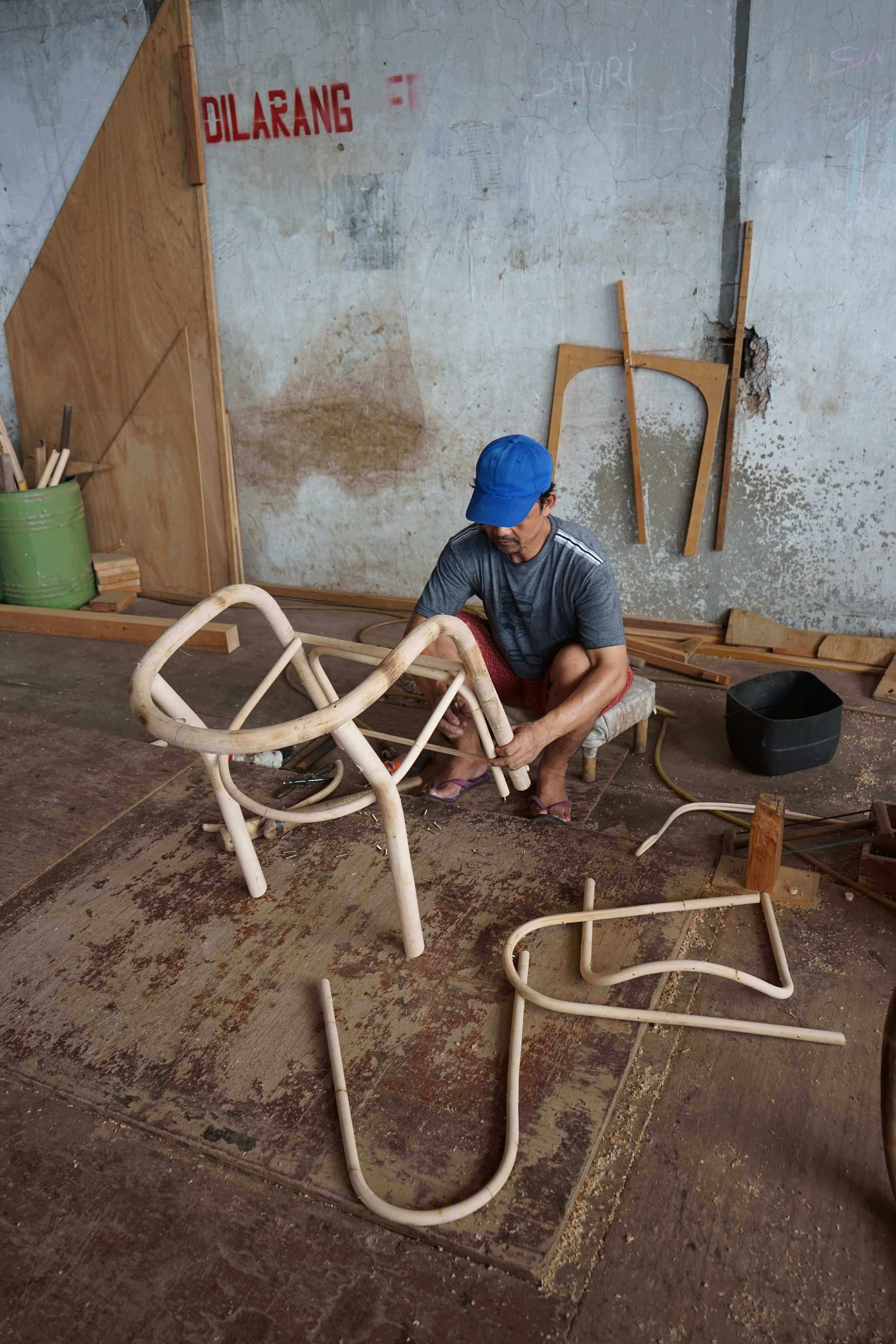 Profiler, Explore: Cross Cultural Chairs Colonization of the act of sitting (Fig. 24)