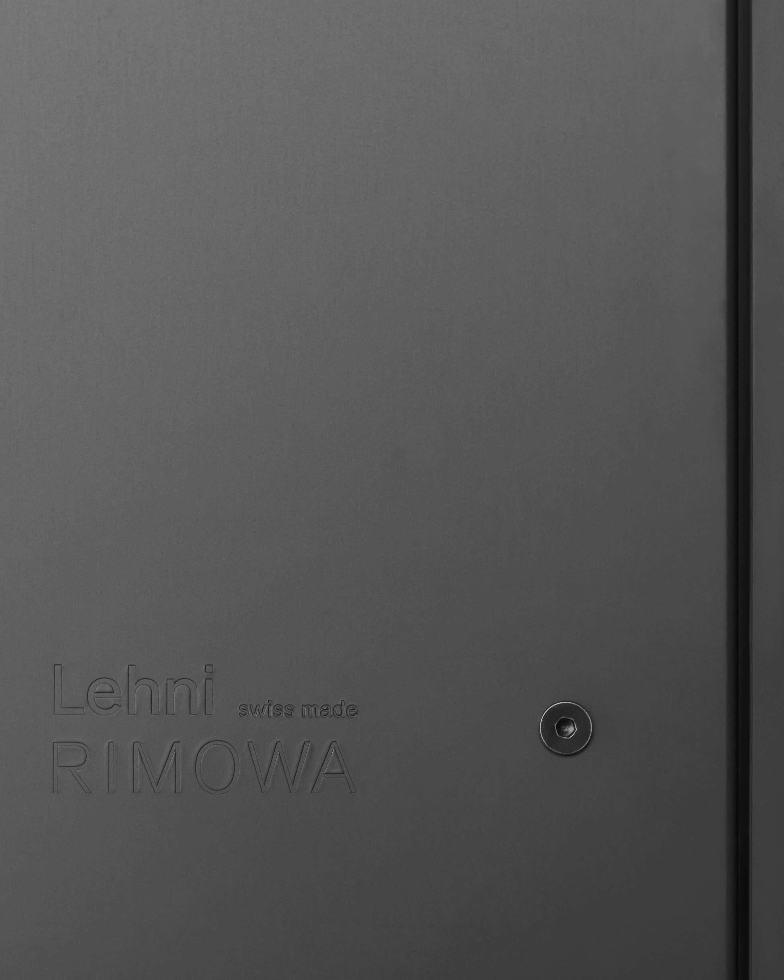 Profiler, Reading: Rimowa Lehni Aluminium amplified (Fig. 16)
