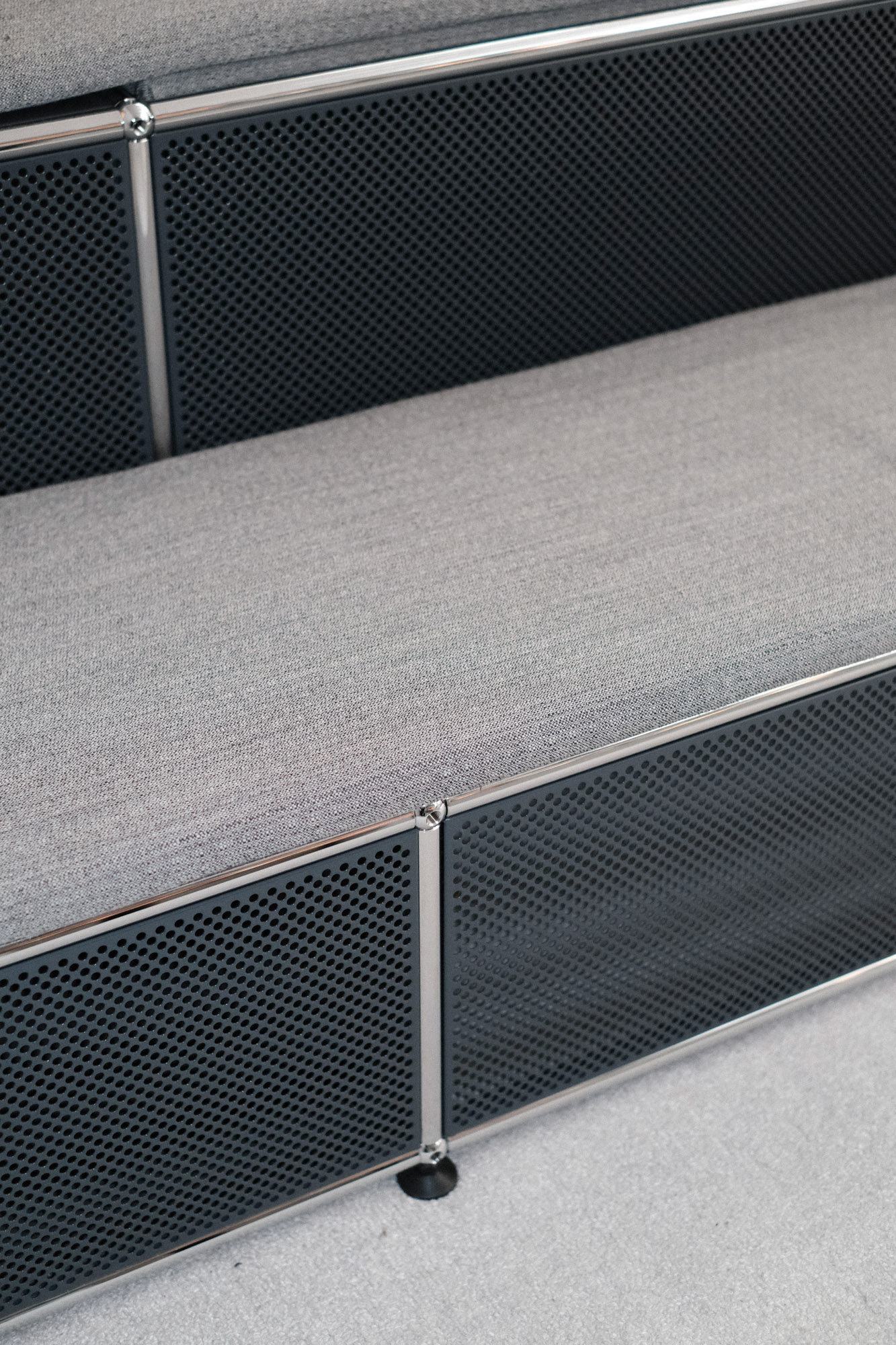 Profiler, Reading: USM × OJAS Listening Room (Fig. 3)